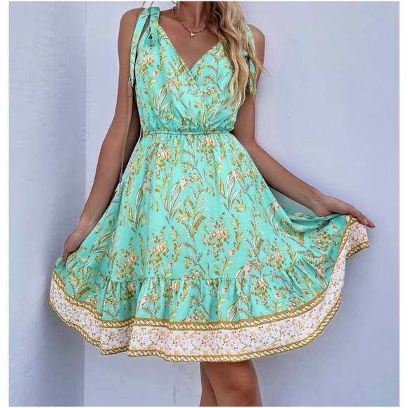 BellanBlue Dresses & Skirts - Boho Mint Floral Print Ruffle Dress